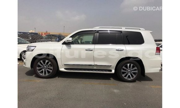 Buy Import Toyota Land Cruiser White Car in Import - Dubai in Estuary Buy Import Toyota Land Cruiser White Car in Import - Dubai in Estuary
