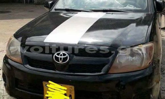 Sayi Na hannu Toyota Hilux Black Mota in Port Gentil a Ogooué-Maritime Sayi Na hannu Toyota Hilux Black Mota in Port Gentil a Ogooué-Maritime