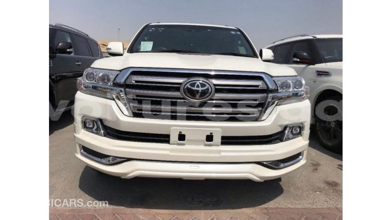 Big with watermark toyota land cruiser estuaire import dubai 5803