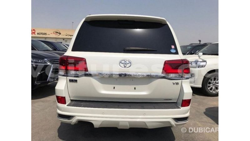 Big with watermark toyota land cruiser estuaire import dubai 5803