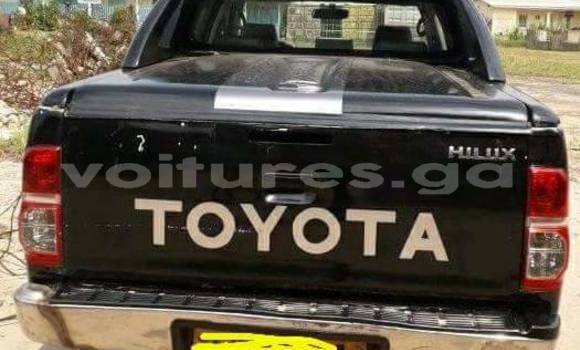 Sayi Na hannu Toyota Hilux Black Mota in Port Gentil a Ogooué-Maritime Sayi Na hannu Toyota Hilux Black Mota in Port Gentil a Ogooué-Maritime