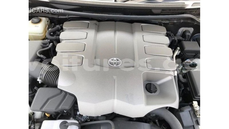 Big with watermark toyota land cruiser estuaire import dubai 5803