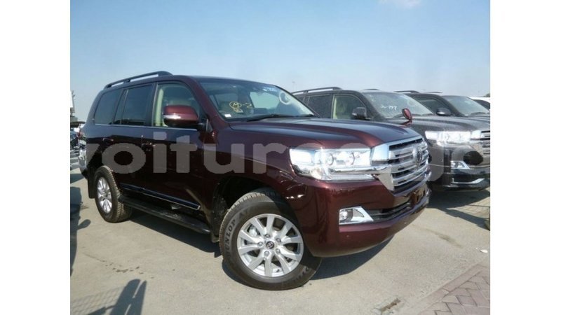 Big with watermark toyota land cruiser estuary import dubai 5804