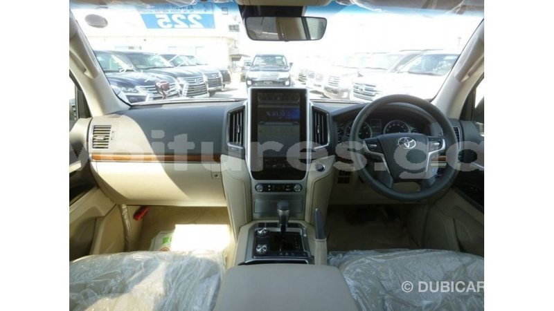 Big with watermark toyota land cruiser estuaire import dubai 5804