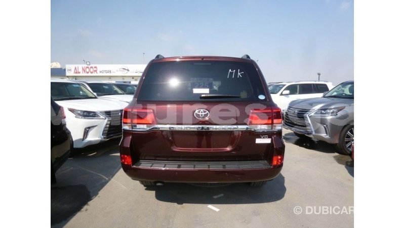 Big with watermark toyota land cruiser estuaire import dubai 5804