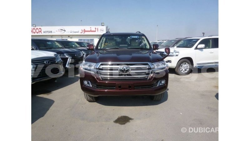 Big with watermark toyota land cruiser estuaire import dubai 5804