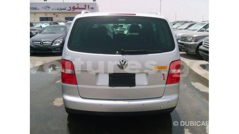 Big with watermark volkswagen touran estuary import dubai 5805