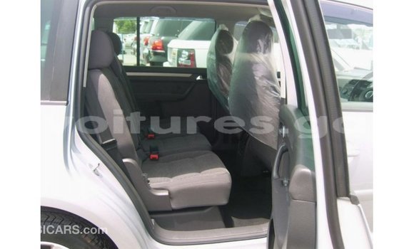 Buy Import Volkswagen Touran Other Car in Import - Dubai in Estuary Buy Import Volkswagen Touran Other Car in Import - Dubai in Estuary