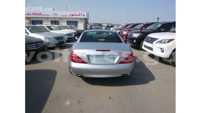 Big with watermark mercedes benz 190 estuary import dubai 5806