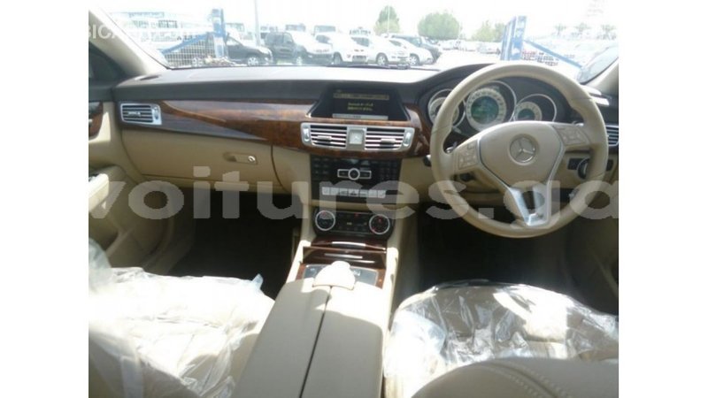 Big with watermark mercedes benz 190 estuaire import dubai 5807