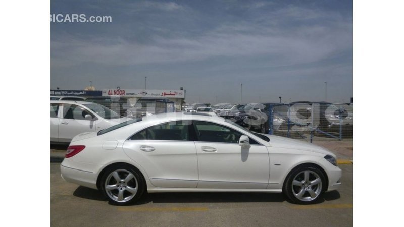 Big with watermark mercedes benz 190 estuaire import dubai 5807