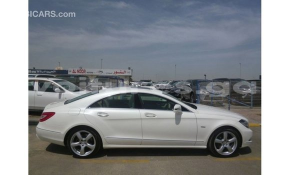 Buy Import Mercedes-Benz 190 White Car in Import - Dubai in Estuary Buy Import Mercedes-Benz 190 White Car in Import - Dubai in Estuary