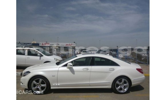 Buy Import Mercedes-Benz 190 White Car in Import - Dubai in Estuary Buy Import Mercedes-Benz 190 White Car in Import - Dubai in Estuary