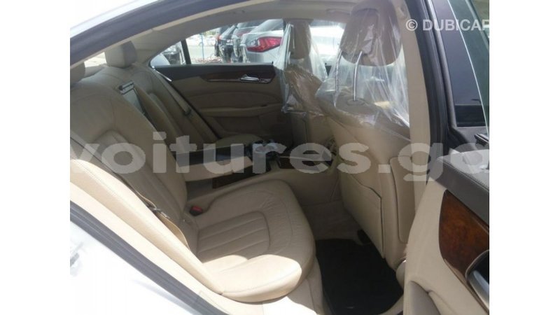 Big with watermark mercedes benz 190 estuaire import dubai 5807