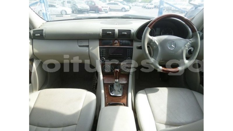 Big with watermark mercedes benz 190 estuaire import dubai 5809