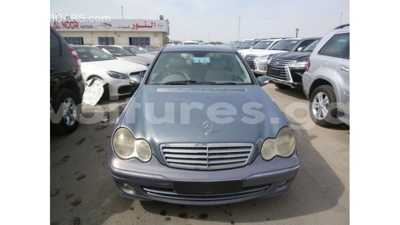 Big with watermark mercedes benz 190 estuary import dubai 5809