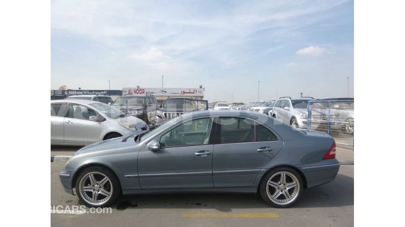 Big with watermark mercedes benz 190 estuaire import dubai 5809