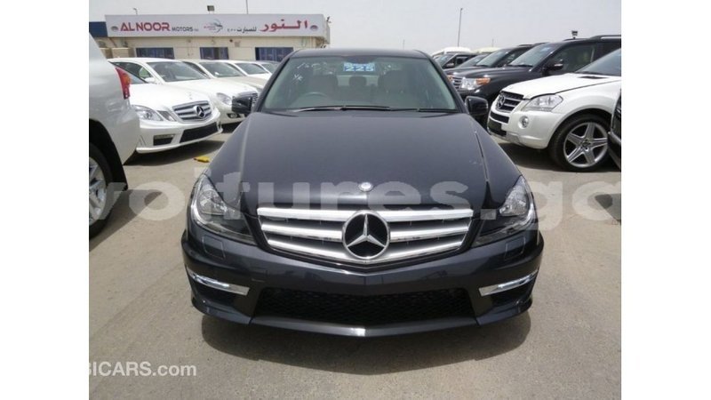 Big with watermark mercedes benz 190 estuary import dubai 5810