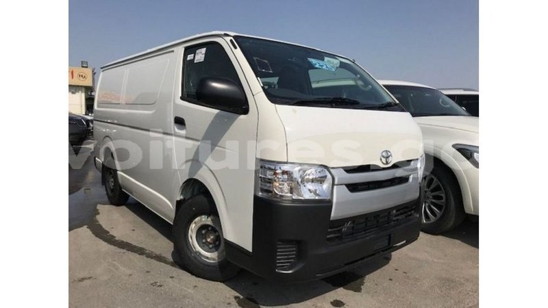 Big with watermark toyota hiace estuaire import dubai 5812