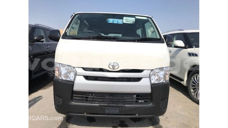 Big with watermark toyota hiace estuaire import dubai 5812