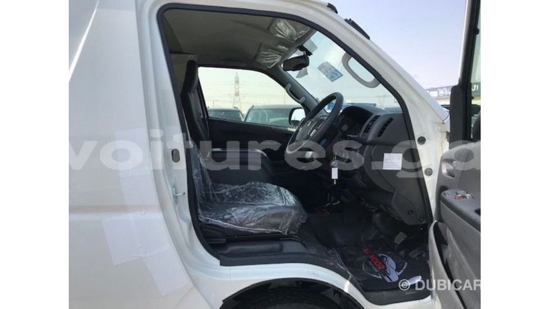 Big with watermark toyota hiace estuary import dubai 5812