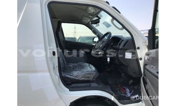 Acheter Import Voiture Toyota Hiace Blanc à Import - Dubai, Estuaire Acheter Import Voiture Toyota Hiace Blanc à Import - Dubai, Estuaire