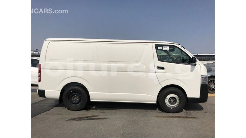 Big with watermark toyota hiace estuaire import dubai 5812