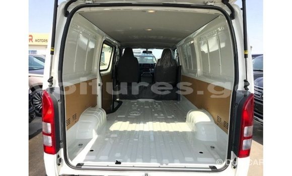 Acheter Import Voiture Toyota Hiace Blanc à Import - Dubai, Estuaire Acheter Import Voiture Toyota Hiace Blanc à Import - Dubai, Estuaire