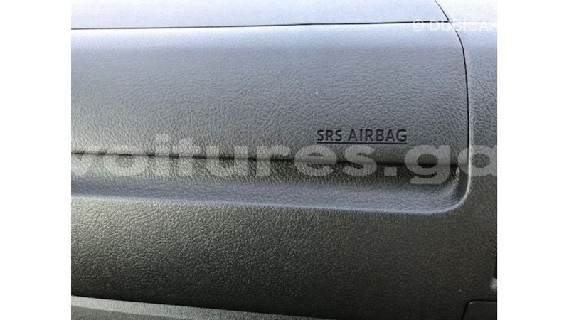 Big with watermark toyota hiace estuaire import dubai 5812