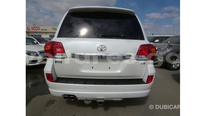 Big with watermark toyota land cruiser estuaire import dubai 5813