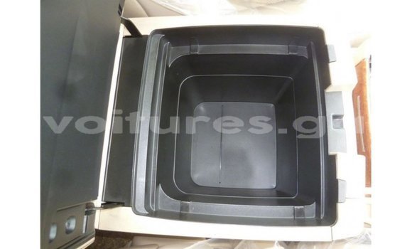 Sayi Imported Toyota Land Cruiser White Mota in Import - Dubai a estuary Sayi Imported Toyota Land Cruiser White Mota in Import - Dubai a estuary