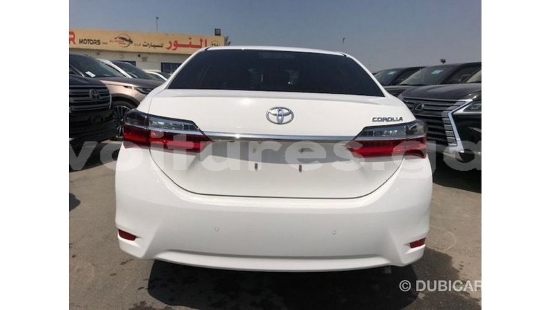 Big with watermark toyota corolla estuaire import dubai 5814