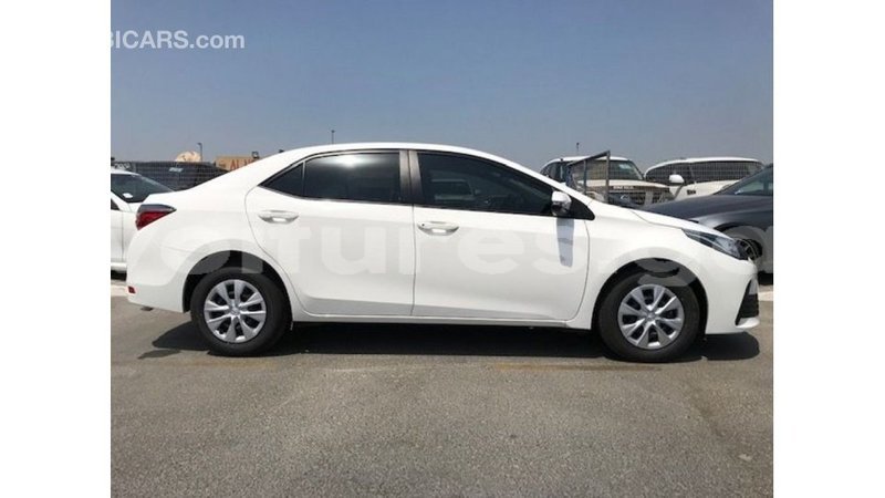 Big with watermark toyota corolla estuaire import dubai 5814