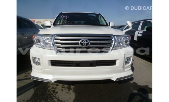 Buy Import Toyota Land Cruiser White Car in Import - Dubai in Estuary Buy Import Toyota Land Cruiser White Car in Import - Dubai in Estuary