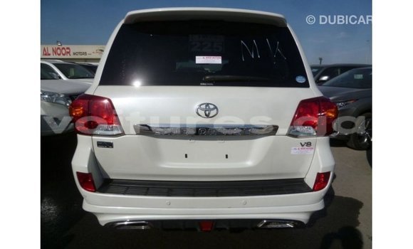 Buy Import Toyota Land Cruiser White Car in Import - Dubai in Estuary Buy Import Toyota Land Cruiser White Car in Import - Dubai in Estuary