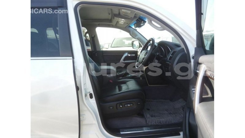 Big with watermark toyota land cruiser estuaire import dubai 5815