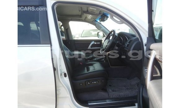 Buy Import Toyota Land Cruiser White Car in Import - Dubai in Estuary Buy Import Toyota Land Cruiser White Car in Import - Dubai in Estuary