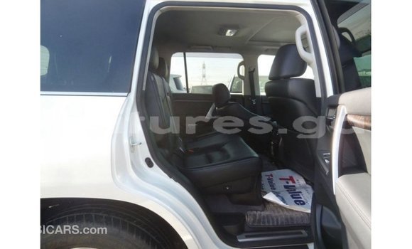 Buy Import Toyota Land Cruiser White Car in Import - Dubai in Estuary Buy Import Toyota Land Cruiser White Car in Import - Dubai in Estuary