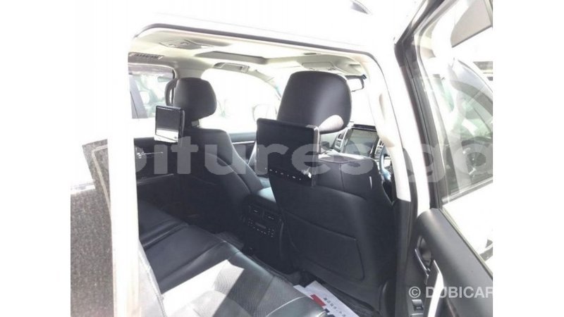 Big with watermark toyota land cruiser estuaire import dubai 5815