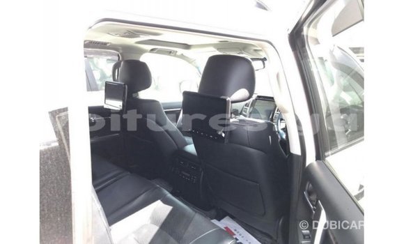 Buy Import Toyota Land Cruiser White Car in Import - Dubai in Estuary Buy Import Toyota Land Cruiser White Car in Import - Dubai in Estuary