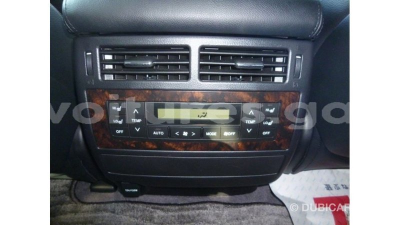 Big with watermark toyota land cruiser estuaire import dubai 5815