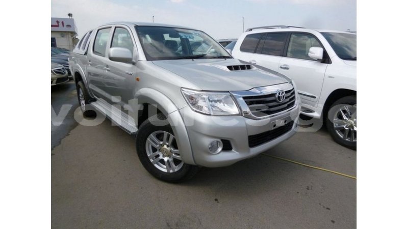 Big with watermark toyota hilux estuaire import dubai 5817