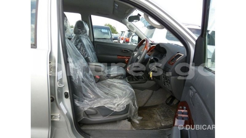 Big with watermark toyota hilux estuary import dubai 5817