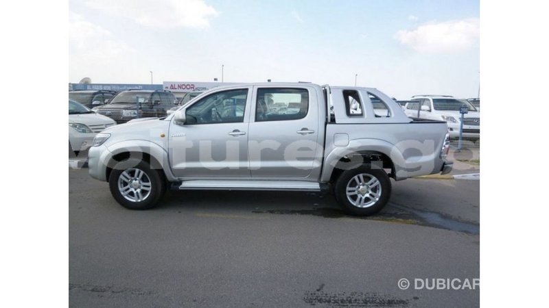 Big with watermark toyota hilux estuary import dubai 5817