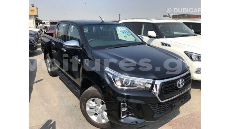 Big with watermark toyota hilux estuaire import dubai 5818