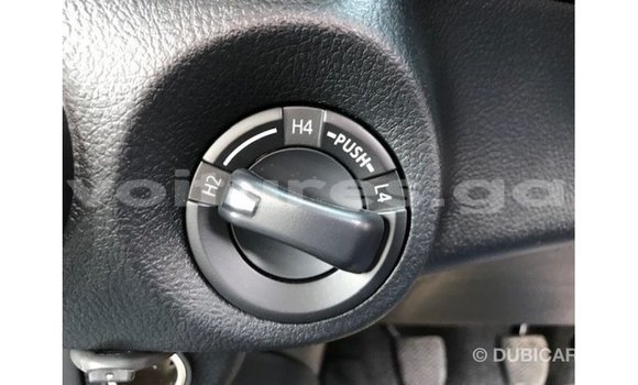 Acheter Import Voiture Toyota Hilux Noir à Import - Dubai, Estuaire Acheter Import Voiture Toyota Hilux Noir à Import - Dubai, Estuaire