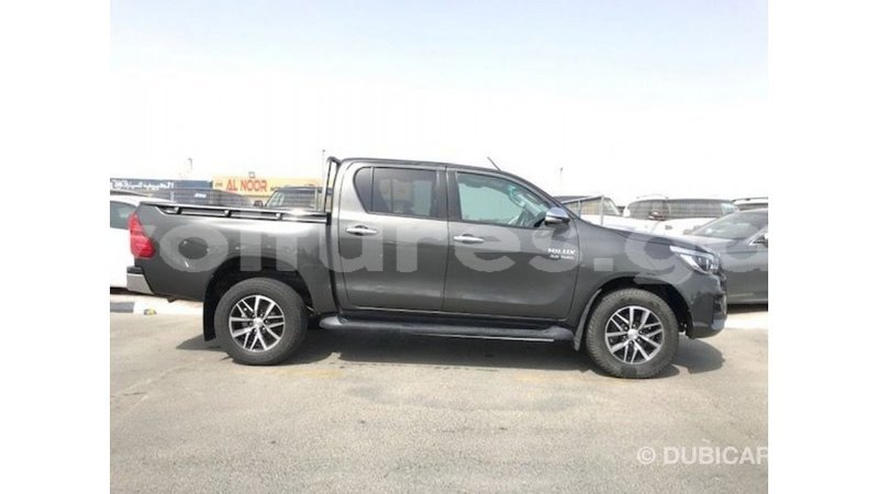 Big with watermark toyota hilux estuary import dubai 5820