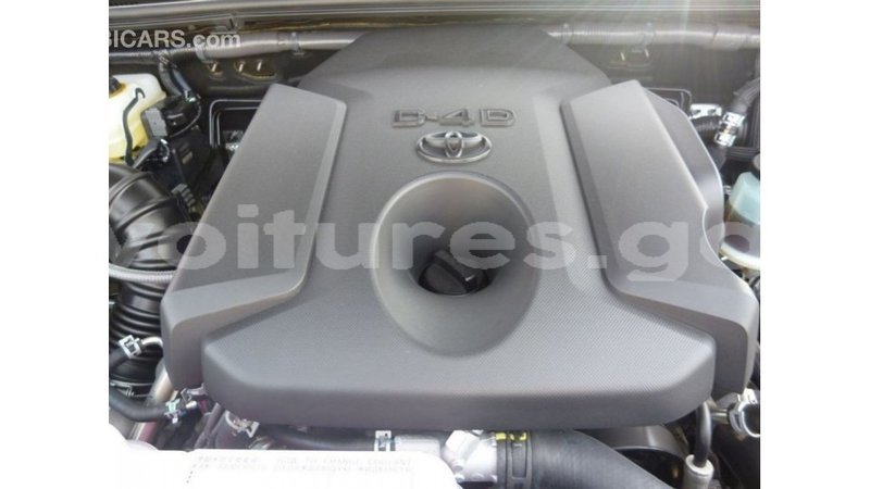 Big with watermark toyota prado estuaire import dubai 5822