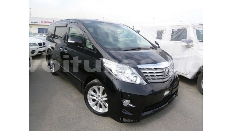 Big with watermark toyota alphard estuary import dubai 5825