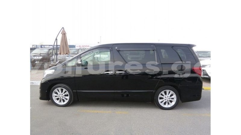 Big with watermark toyota alphard estuary import dubai 5825